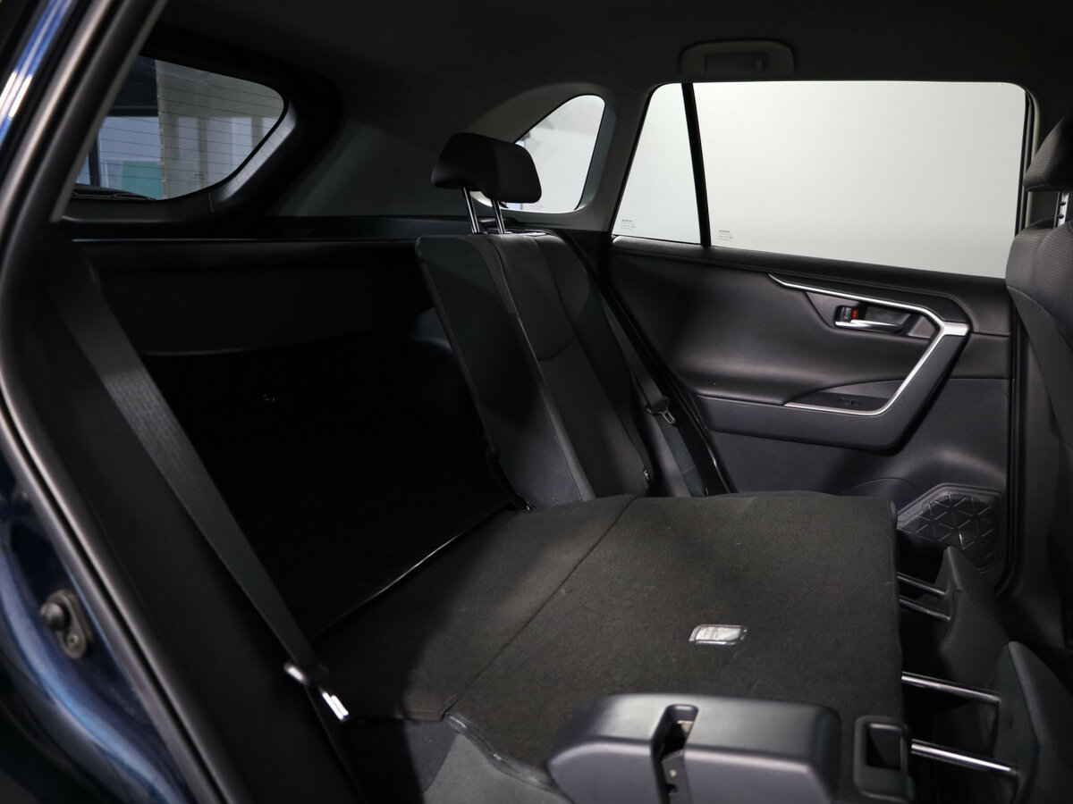 Toyota RAV4 2019 года с пробегом. Фото: #14