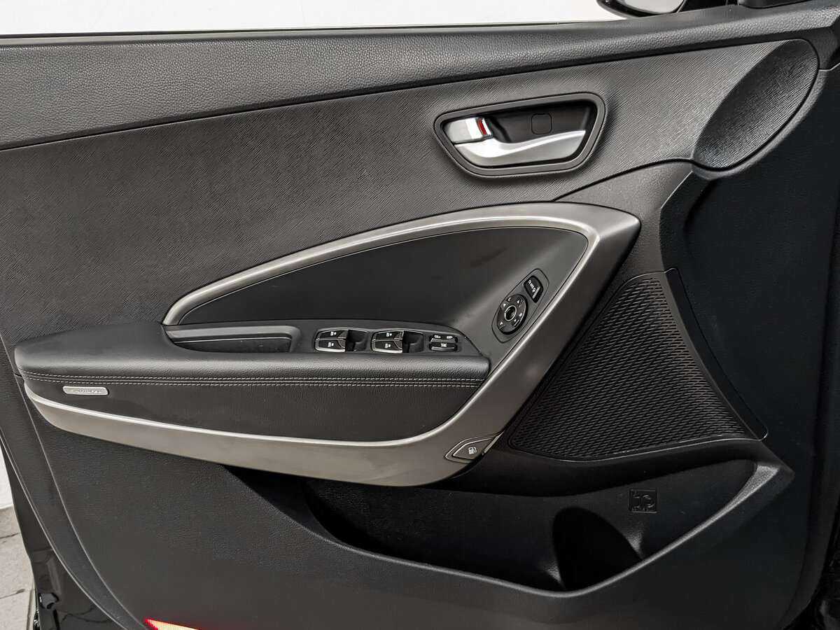 Hyundai Santa Fe 2015 года с пробегом. Фото: #13