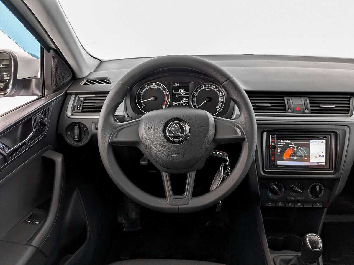 Skoda Rapid 2017 года с пробегом. Фото: #16