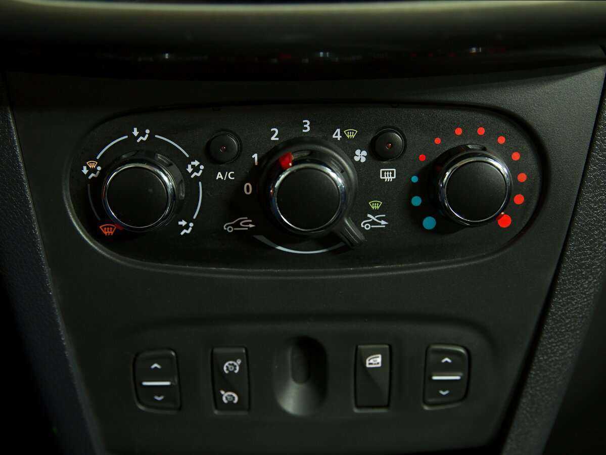 Renault Logan 2015 года с пробегом. Фото: #12