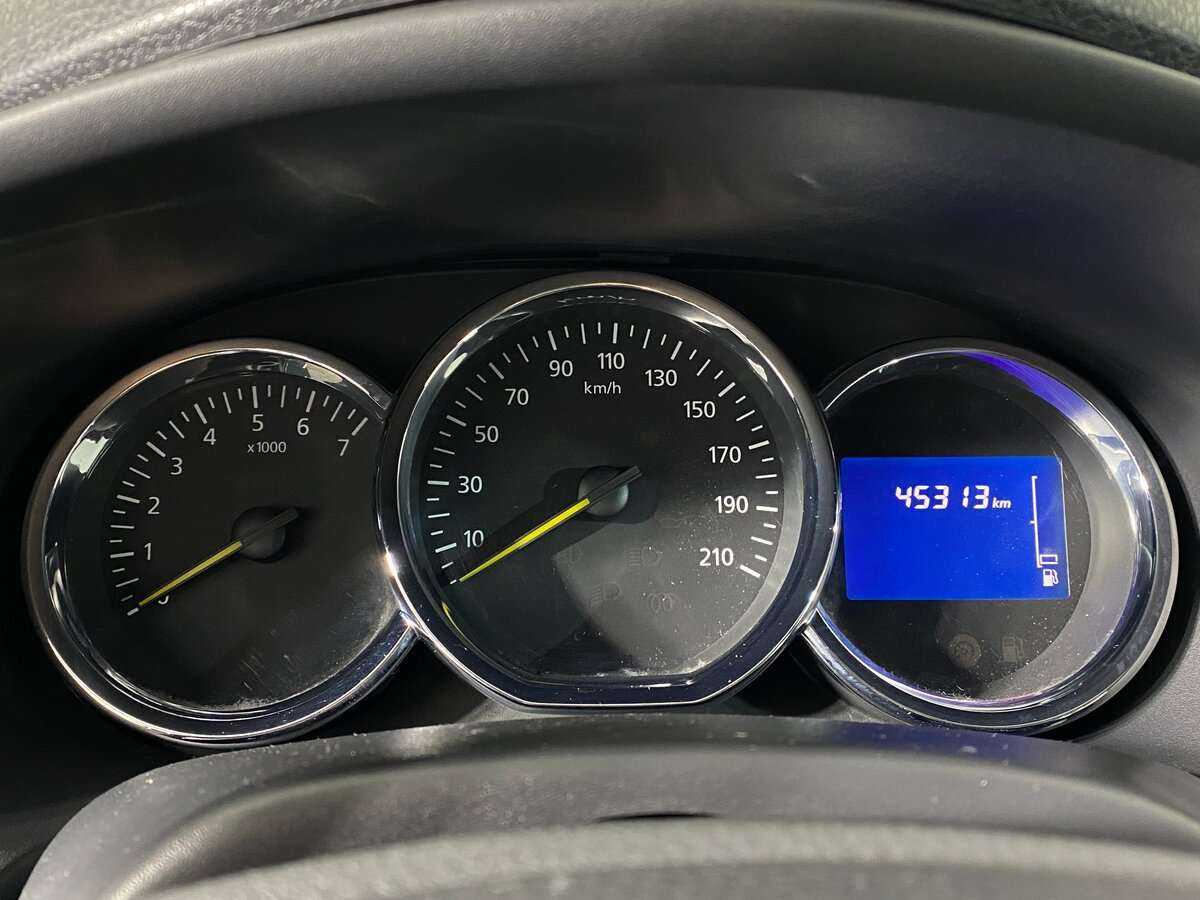 Renault Sandero 2015 года с пробегом. Фото: #15