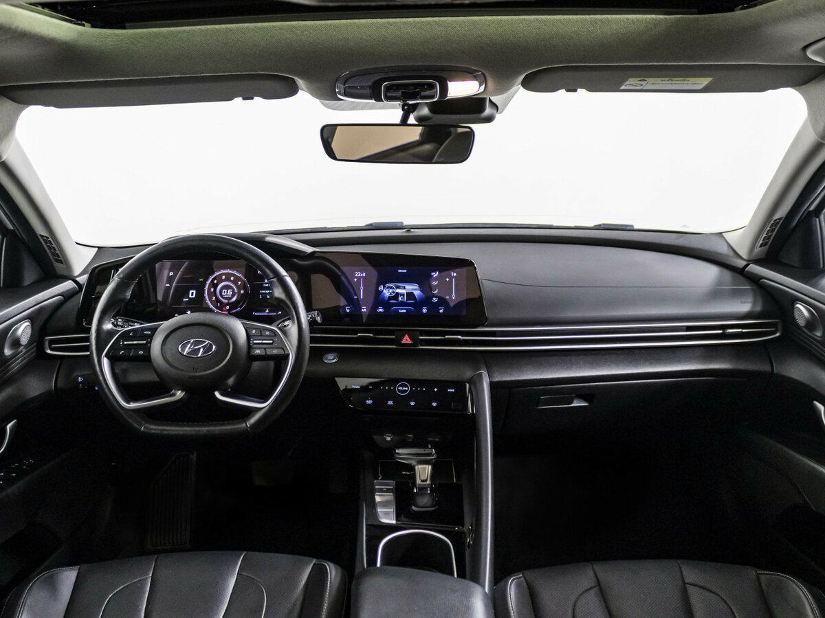 Hyundai Elantra 2021 года с пробегом. Фото: #11