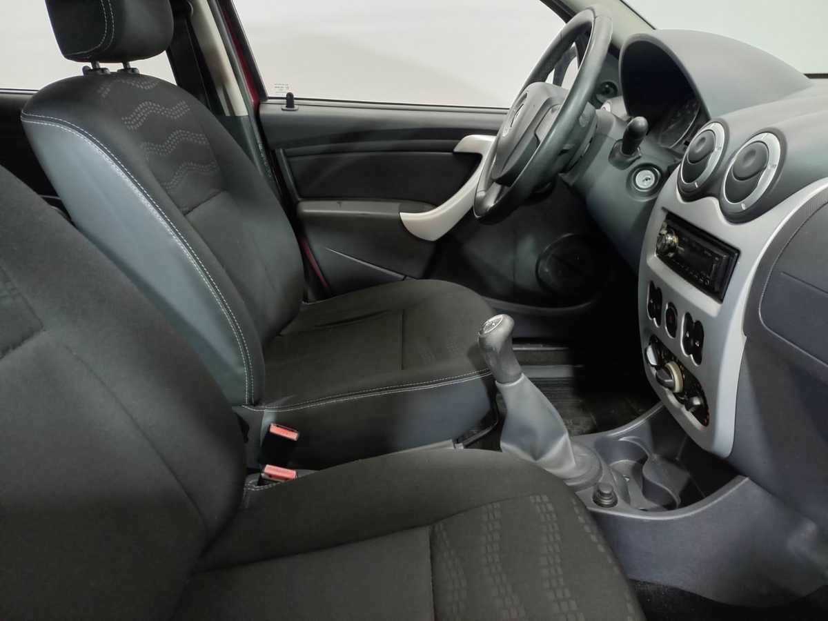 Renault Sandero 2012 года с пробегом. Фото: #9