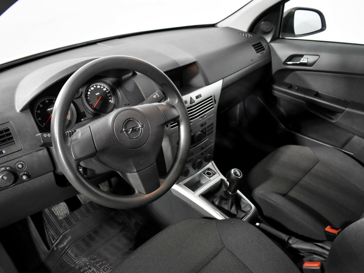 Opel Astra 2013 года с пробегом. Фото: #7