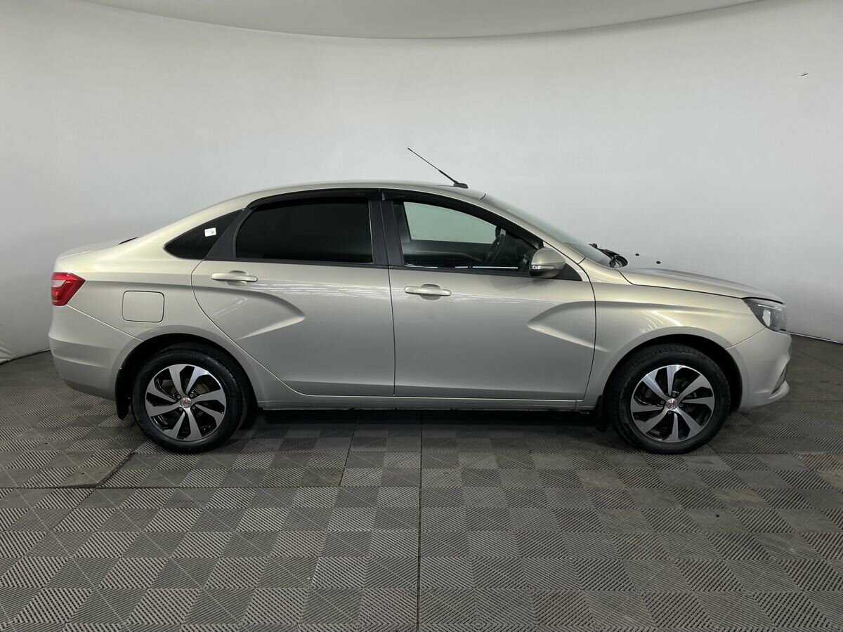 Lada (ВАЗ) Vesta 2018 года с пробегом. Фото: #3
