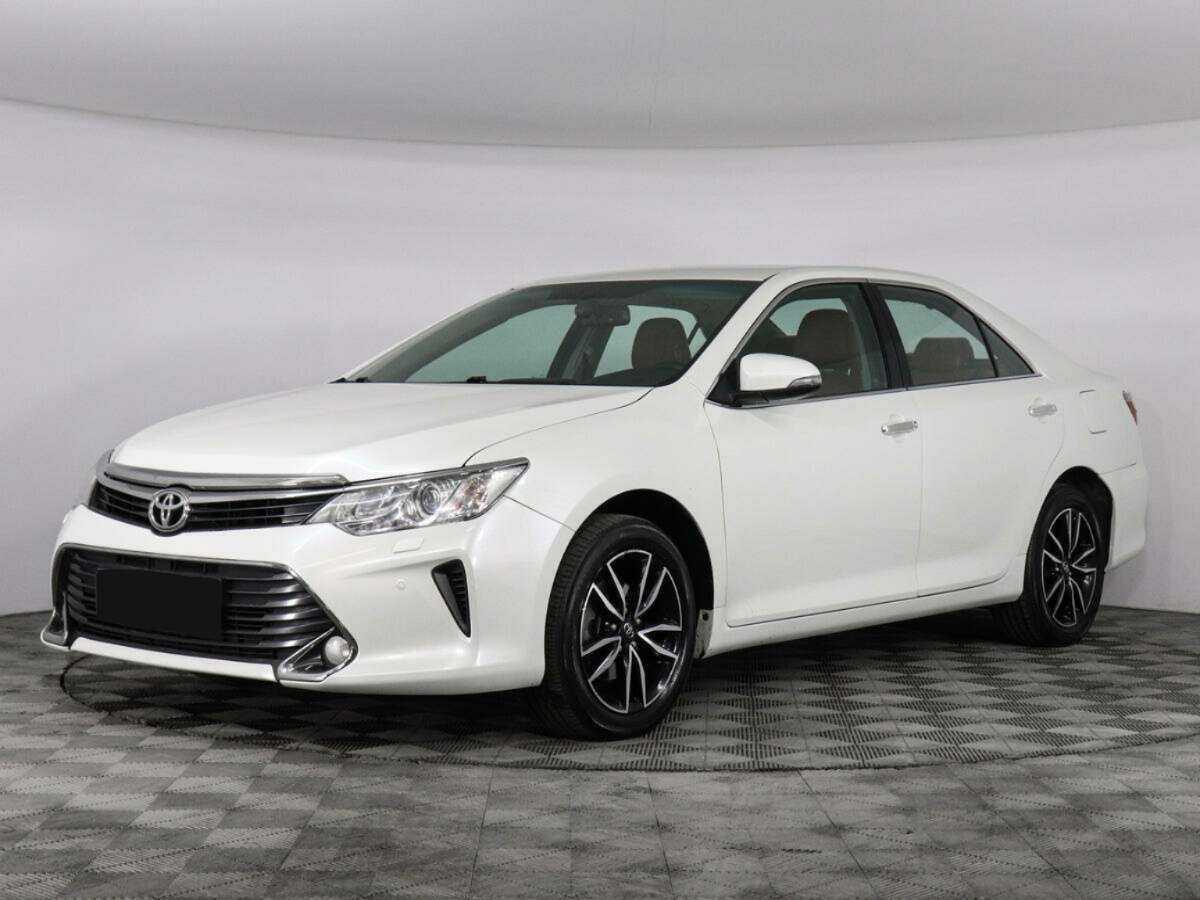 Toyota Camry 2016 года с пробегом. Посмотреть фото