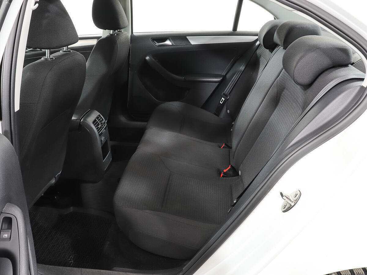 Volkswagen Jetta 2017 года с пробегом. Фото: #9