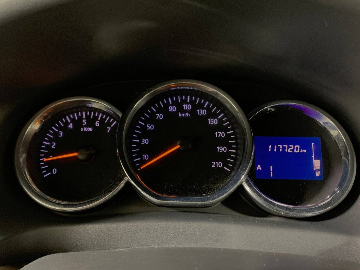 Renault Logan 2015 года с пробегом. Фото: #13