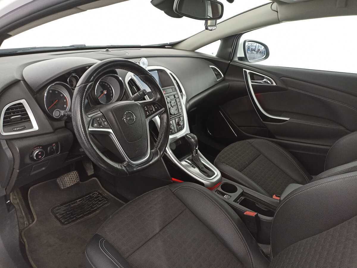 Opel Astra 2013 года с пробегом. Фото: #14