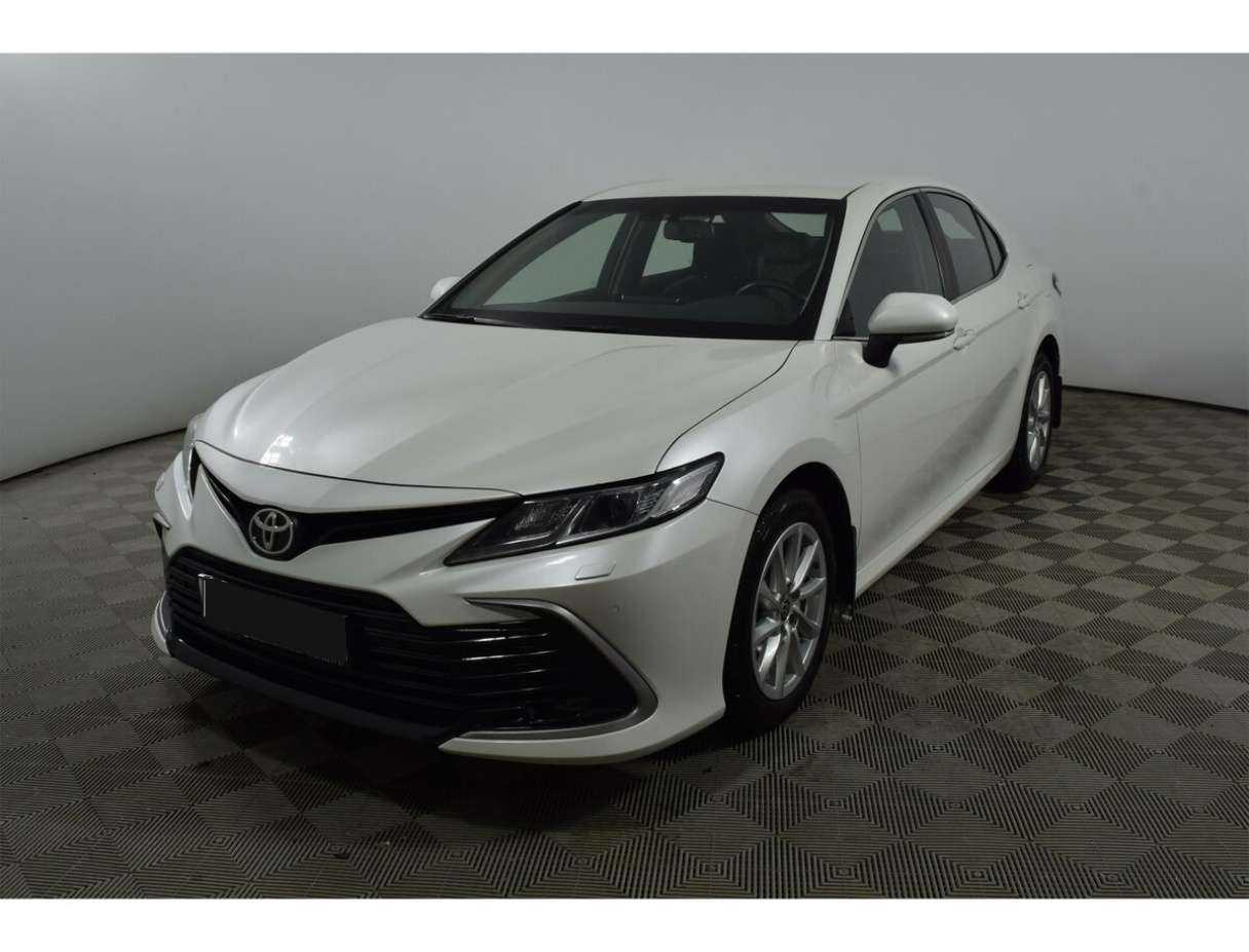 Toyota Camry 2021 года с пробегом. Посмотреть фото