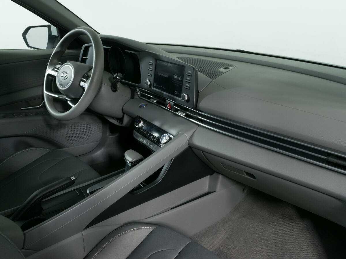 Hyundai Elantra 2021 года с пробегом. Фото: #8