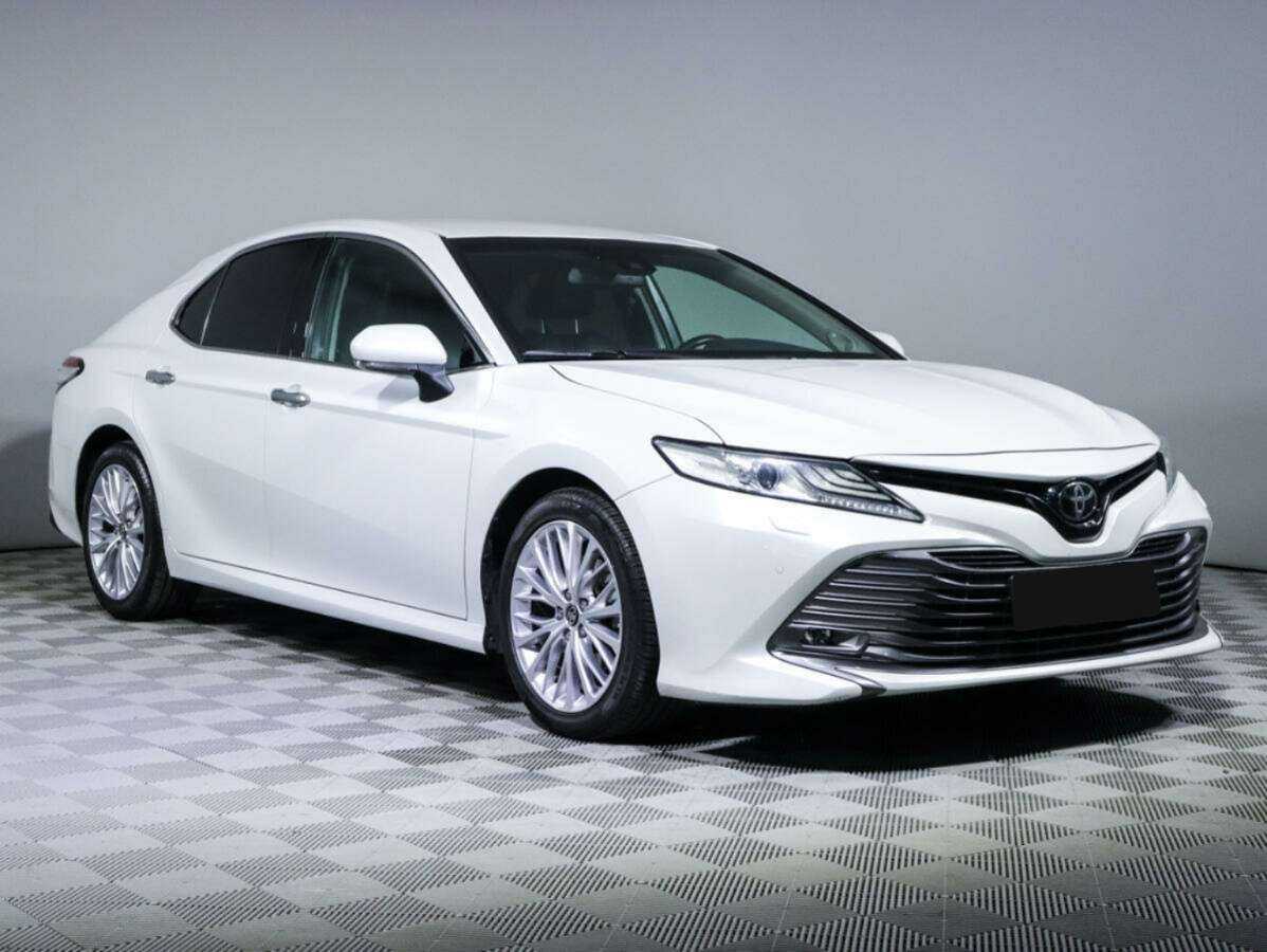 Toyota Camry 2018 года с пробегом. Фото: #2