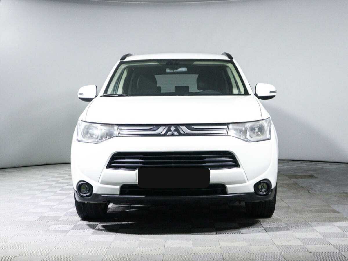 Mitsubishi Outlander 2012 года с пробегом. Фото: #1