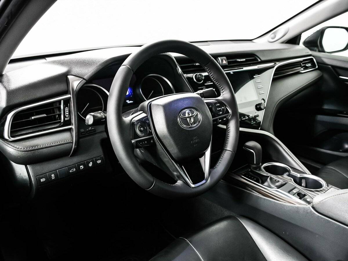 Toyota Camry 2019 года с пробегом. Фото: #12