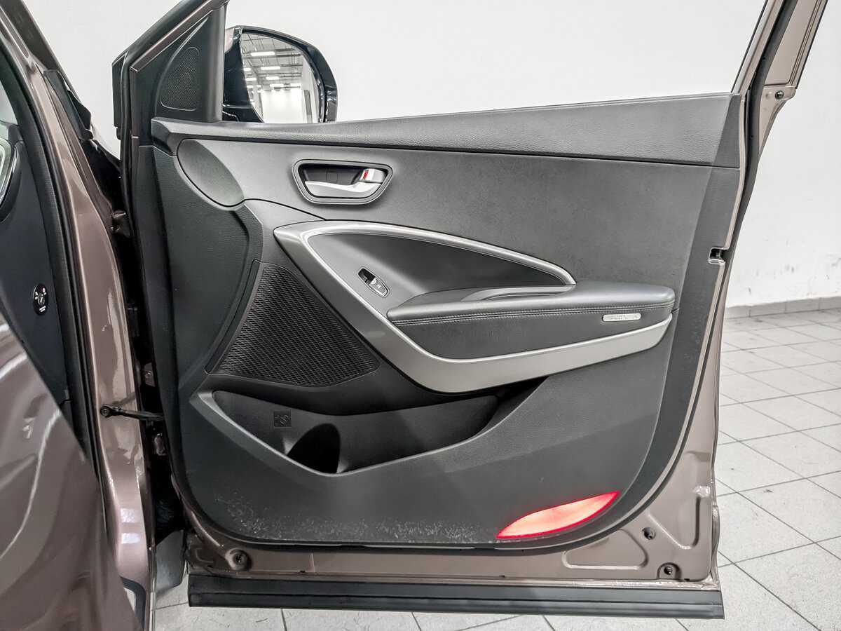 Hyundai Santa Fe 2015 года с пробегом. Фото: #22