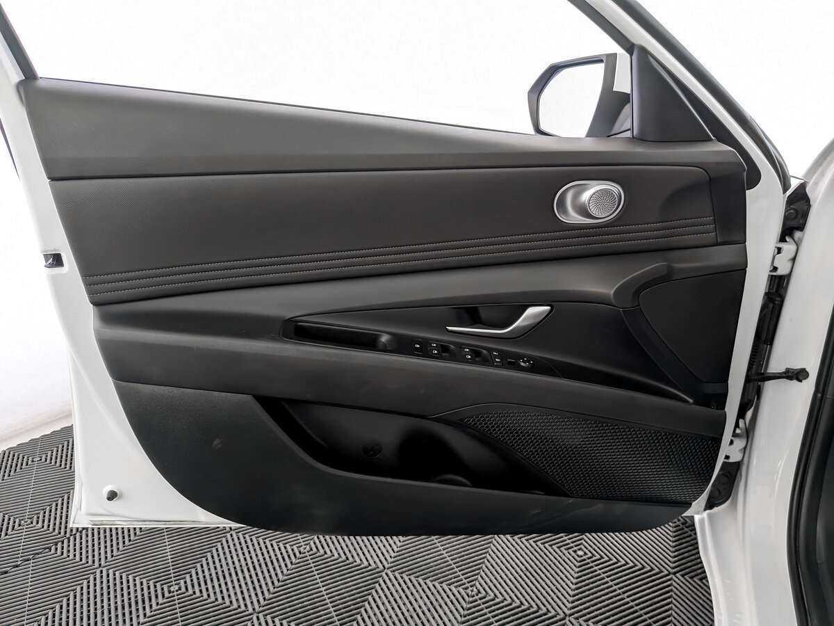 Hyundai Elantra 2022 года с пробегом. Фото: #18