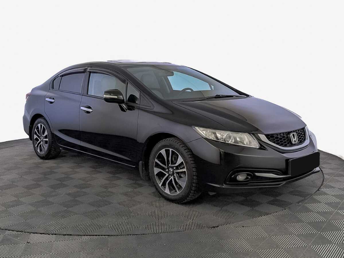 Honda Civic 2013 года с пробегом. Фото: #2
