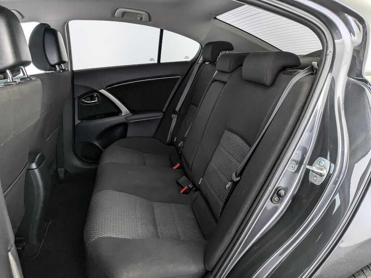 Toyota Avensis 2012 года с пробегом. Фото: #9