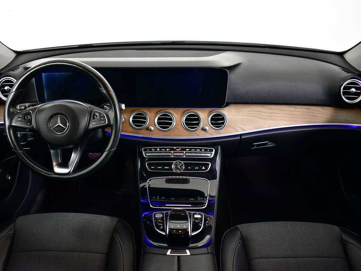 Mercedes-Benz E-Класс 2016 года с пробегом. Фото: #9