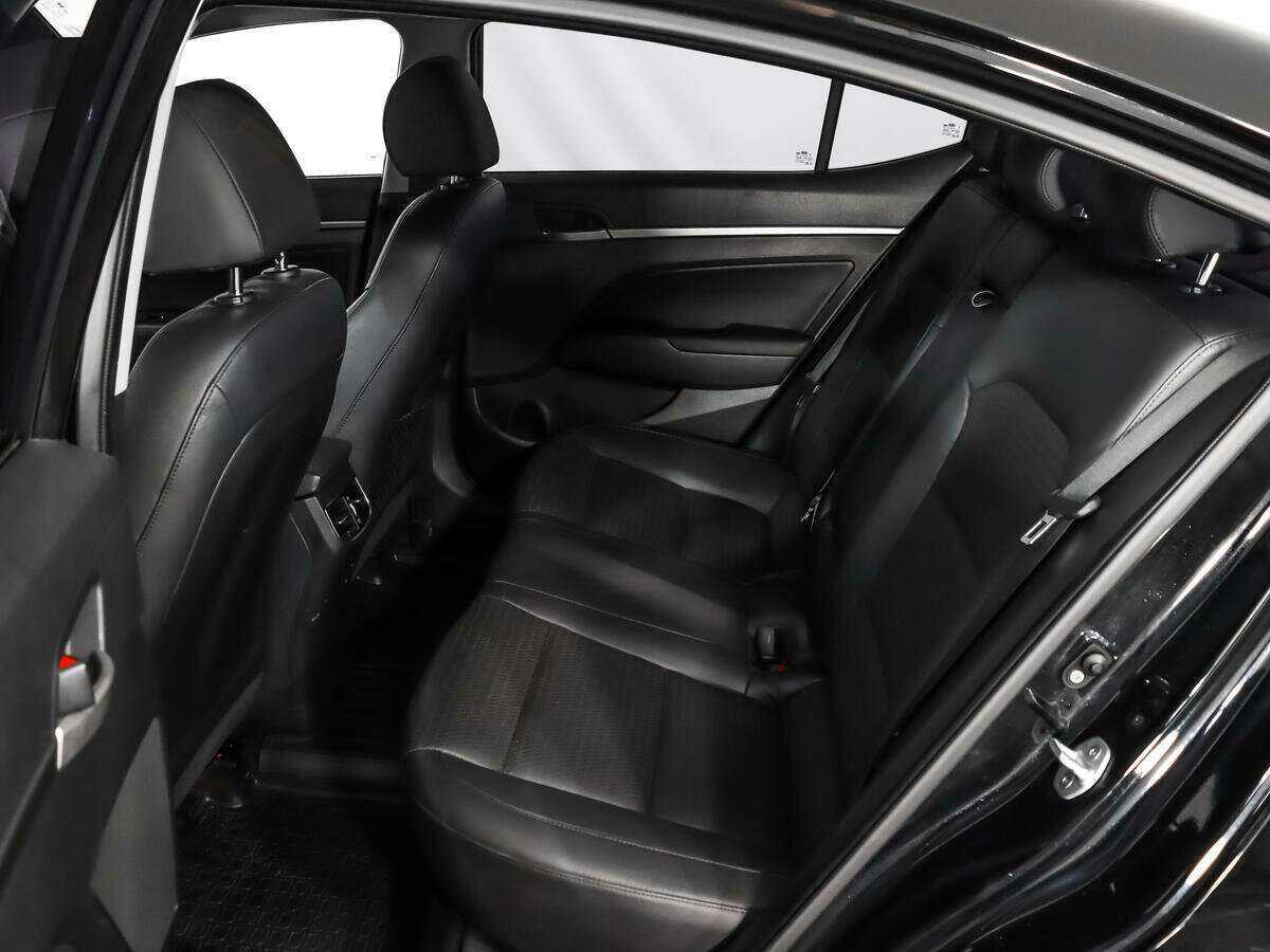 Hyundai Elantra 2017 года с пробегом. Фото: #9