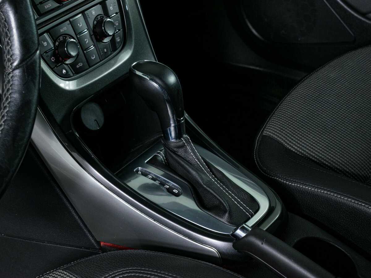 Opel Astra 2012 года с пробегом. Фото: #12