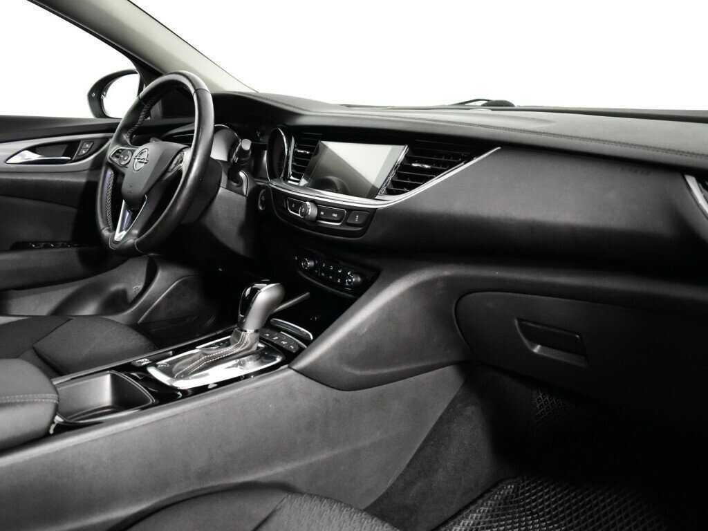 Opel Insignia 2018 года с пробегом. Фото: #8