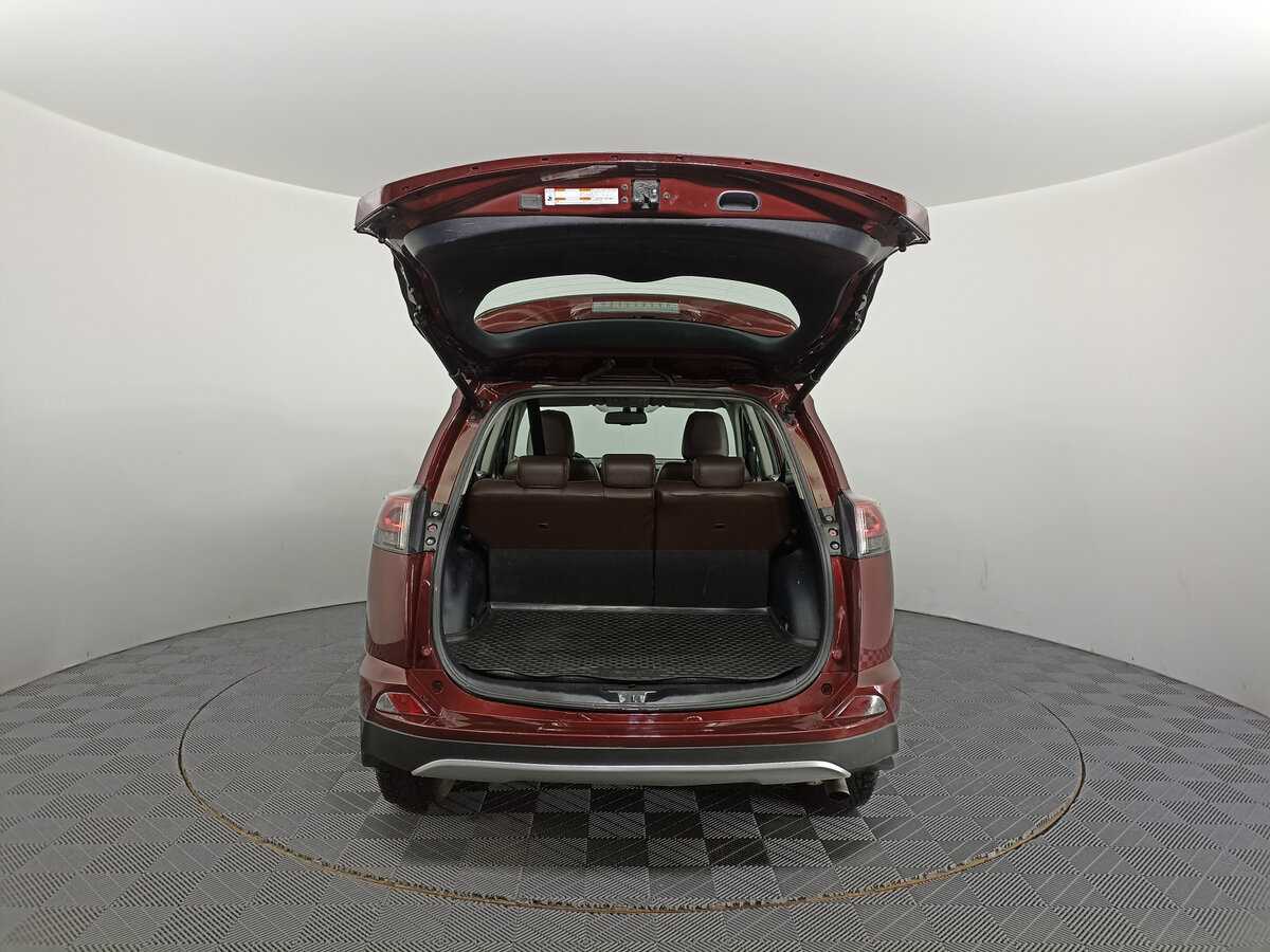 Toyota RAV4 2018 года с пробегом. Фото: #9