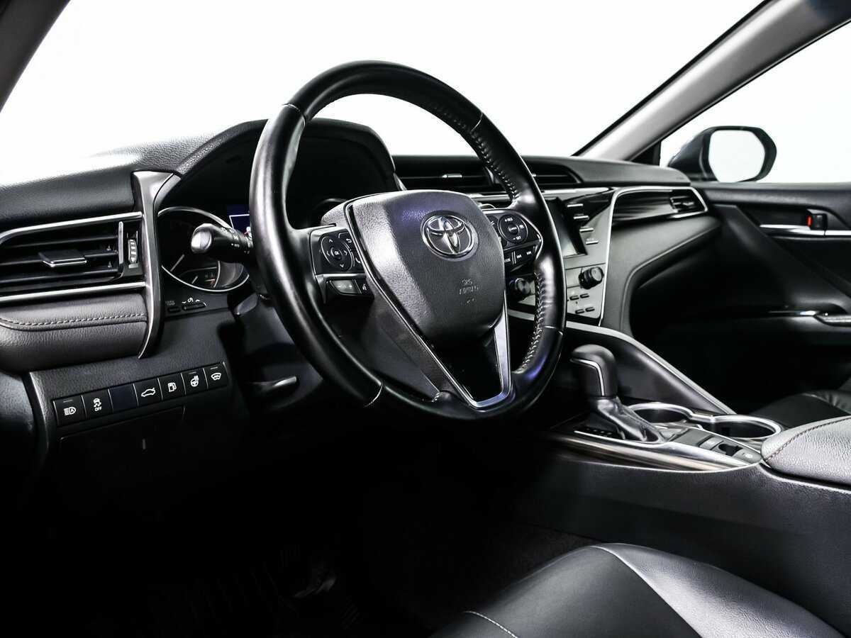 Toyota Camry 2018 года с пробегом. Фото: #12