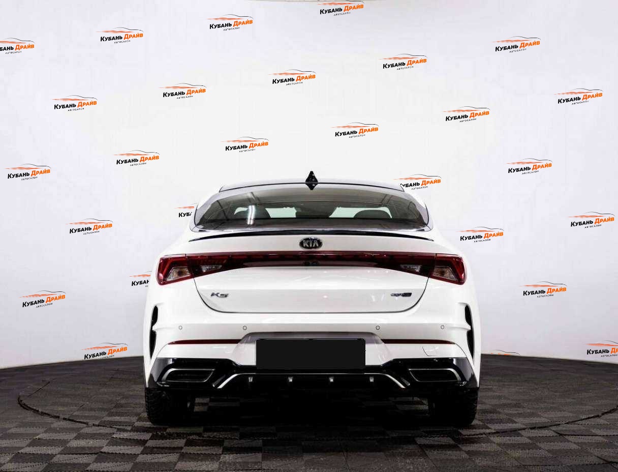 Kia K5 2021 года с пробегом. Фото: #4