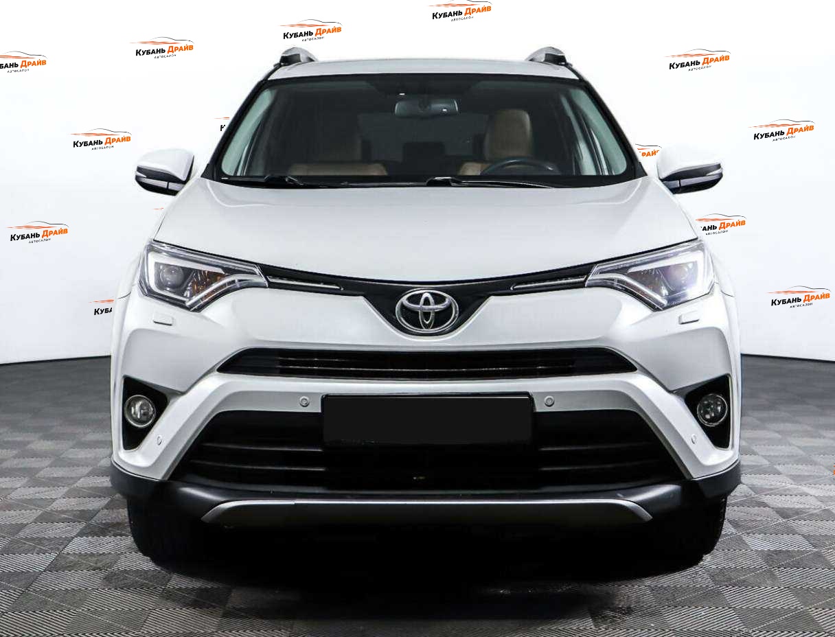 Toyota RAV4 2018 года с пробегом. Фото: #1