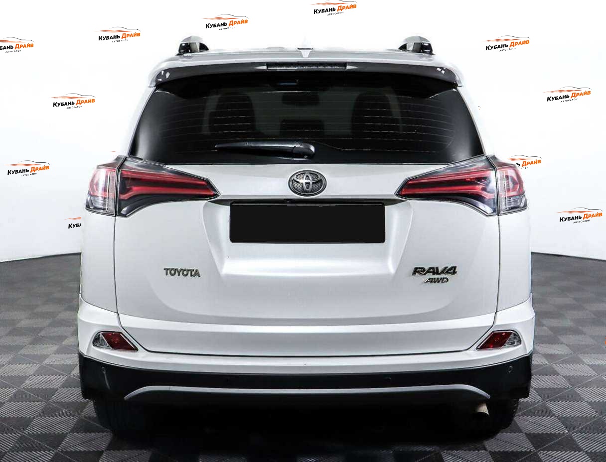 Toyota RAV4 2018 года с пробегом. Фото: #5