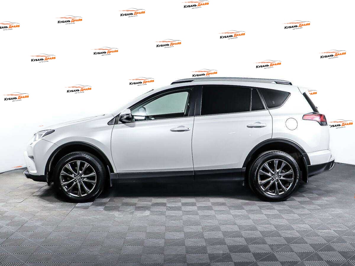 Toyota RAV4 2018 года с пробегом. Фото: #7