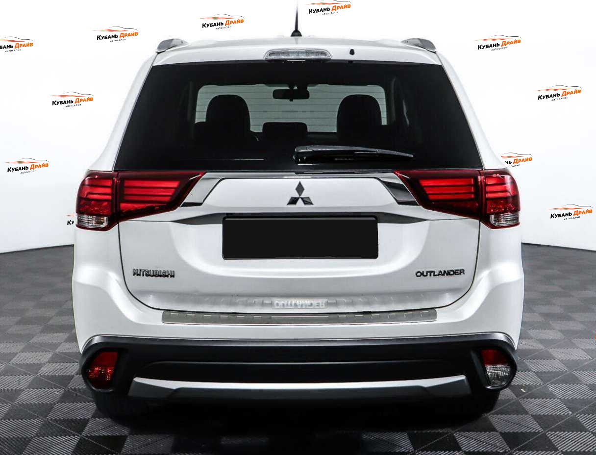Mitsubishi Outlander 2016 года с пробегом. Фото: #4