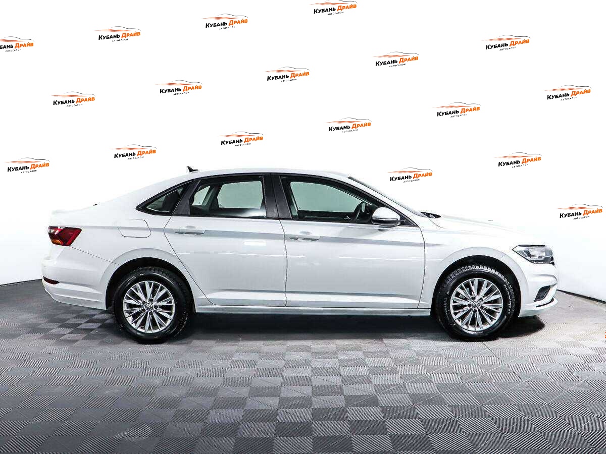 Volkswagen Jetta 2019 года с пробегом. Фото: #3