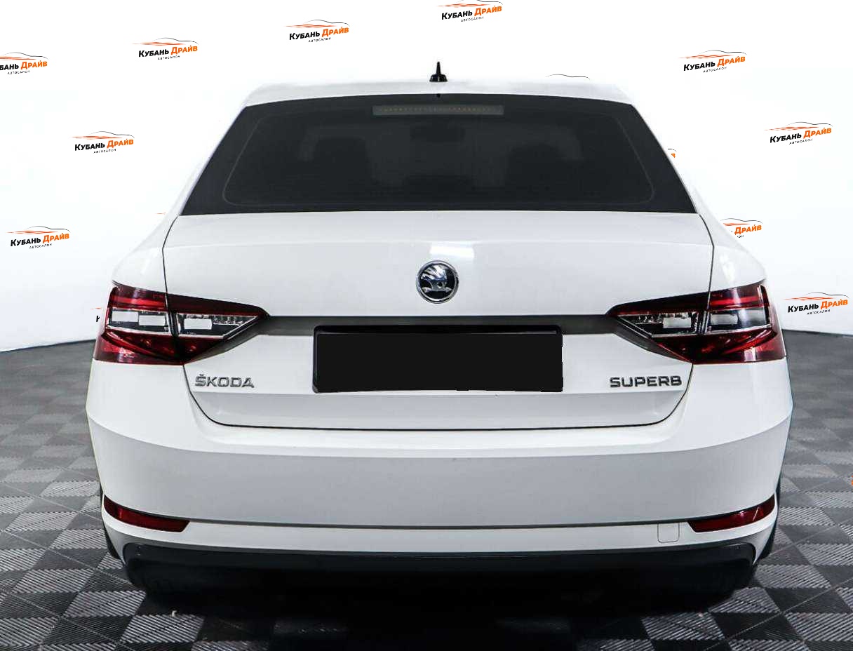 Skoda Superb 2017 года с пробегом. Фото: #4