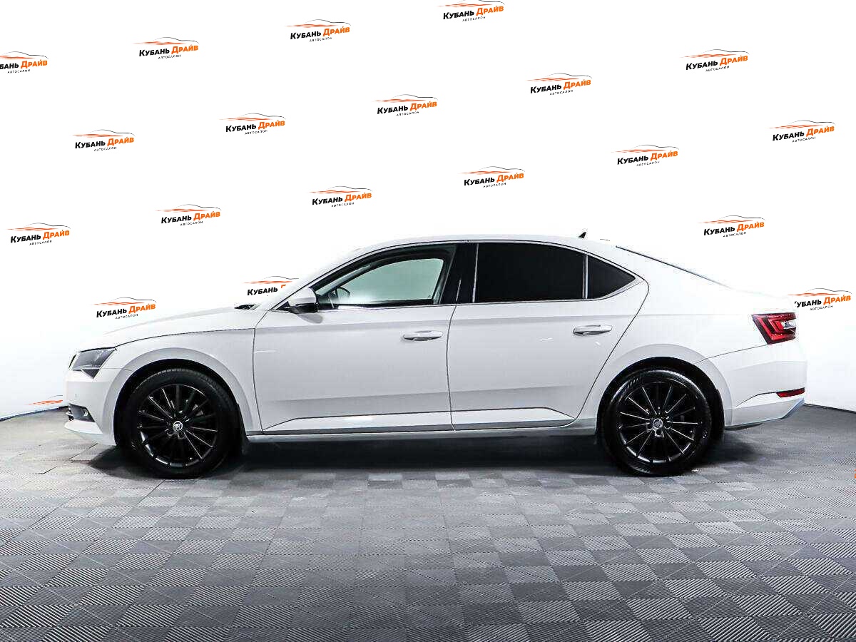 Skoda Superb 2017 года с пробегом. Фото: #6