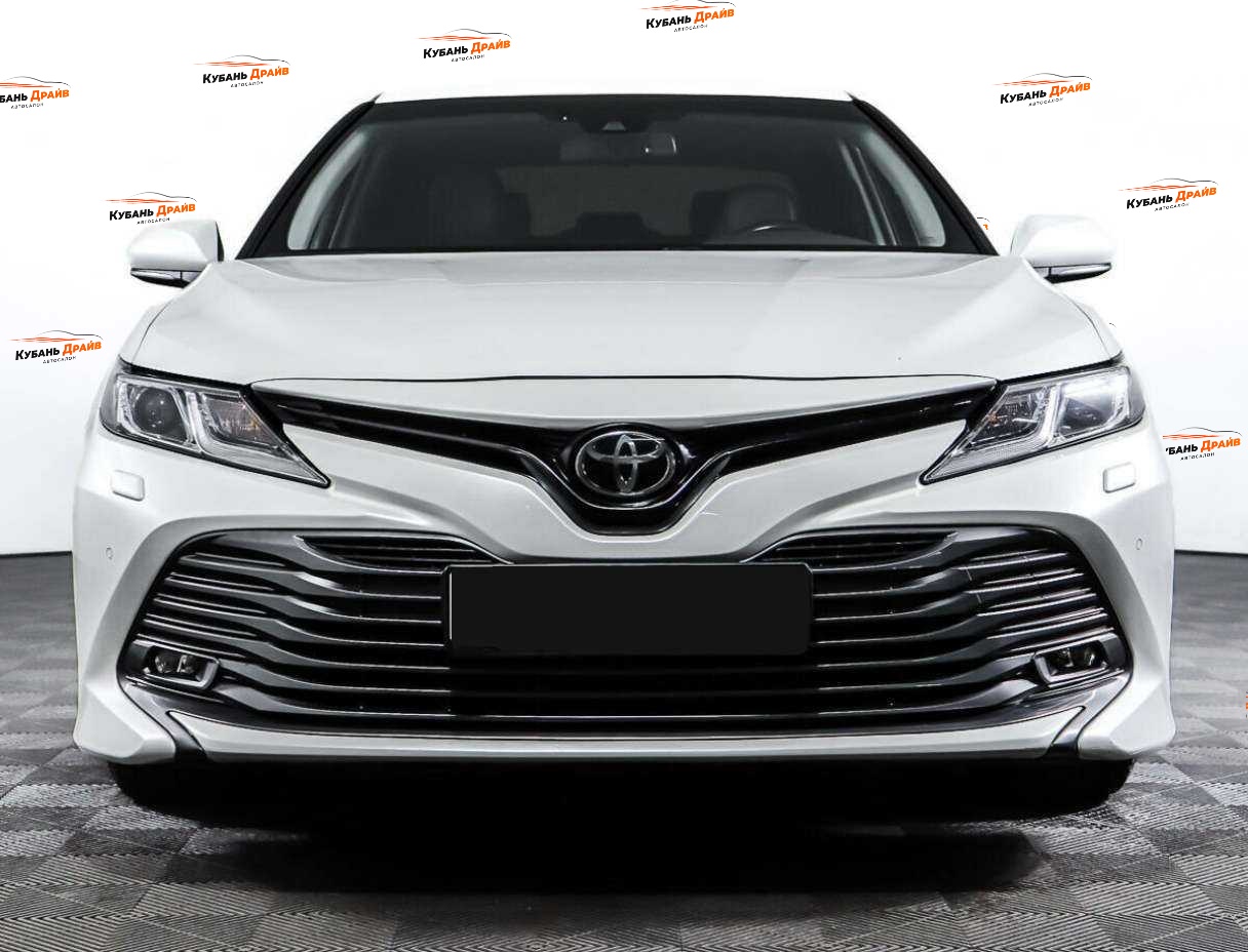 Toyota Camry 2018 года с пробегом. Фото: #1