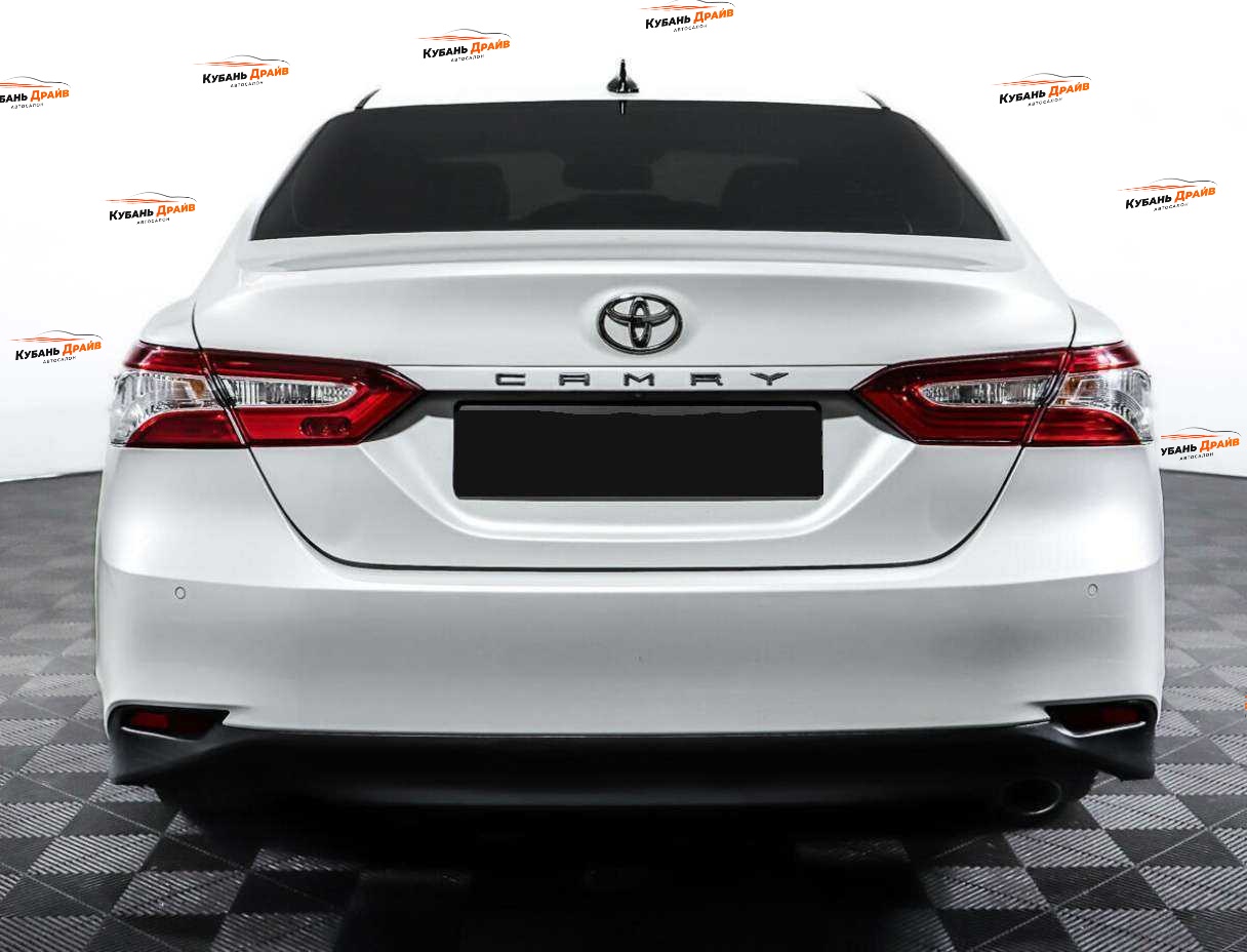 Toyota Camry 2018 года с пробегом. Фото: #5