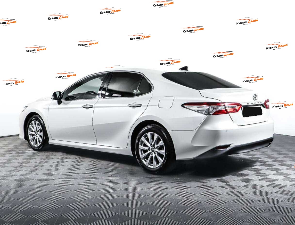 Toyota Camry 2018 года с пробегом. Фото: #6