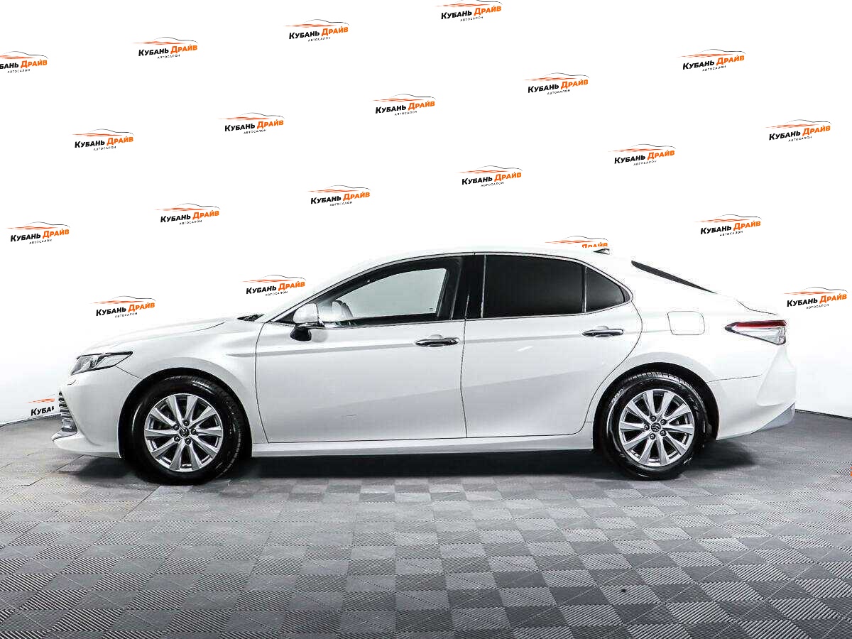 Toyota Camry 2018 года с пробегом. Фото: #7