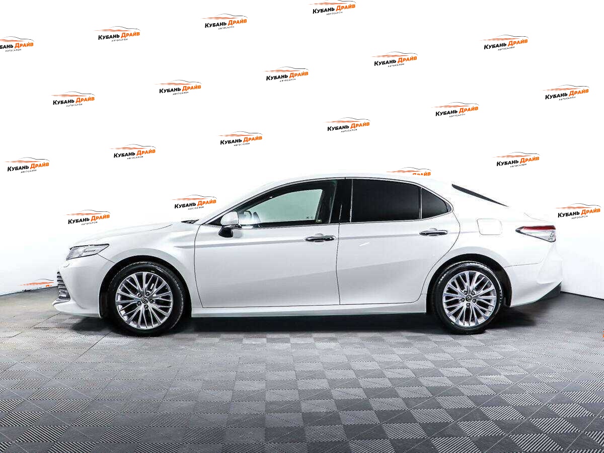 Toyota Camry 2019 года с пробегом. Фото: #7