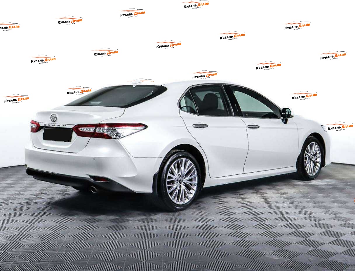 Toyota Camry 2020 года с пробегом. Фото: #3