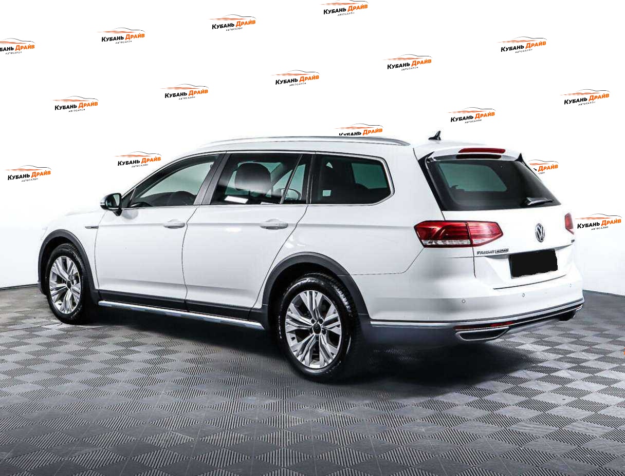 Volkswagen Passat 2018 года с пробегом. Фото: #6