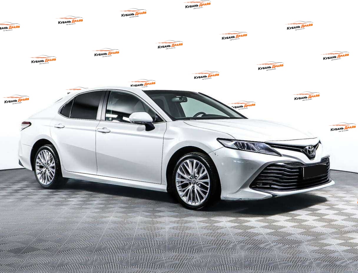 Toyota Camry 2020 года с пробегом. Фото: #2