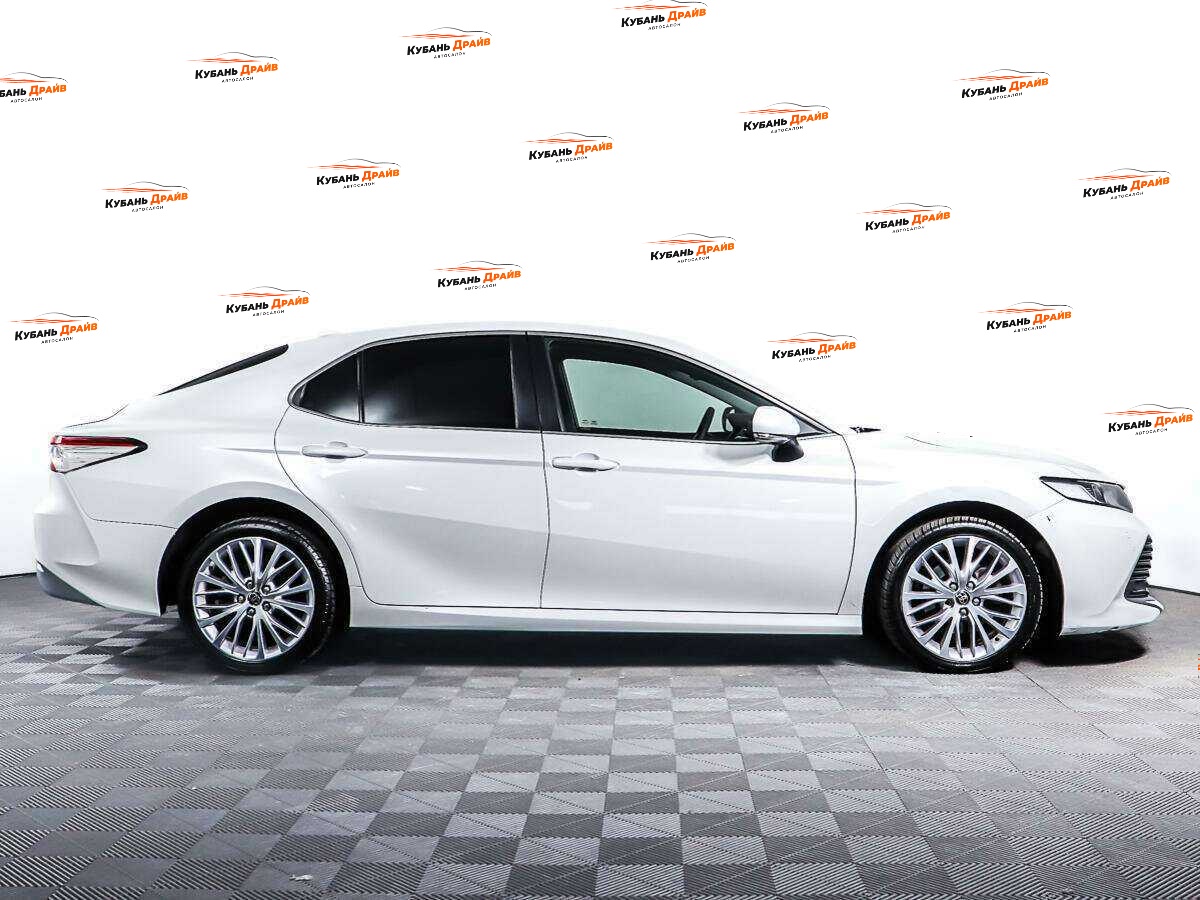Toyota Camry 2020 года с пробегом. Фото: #3
