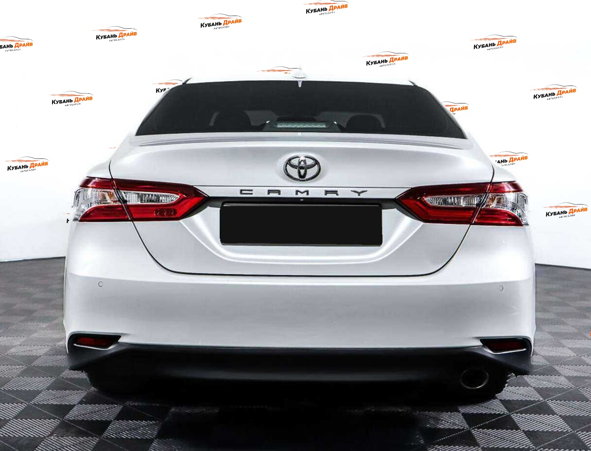 Toyota Camry 2020 года с пробегом. Фото: #5