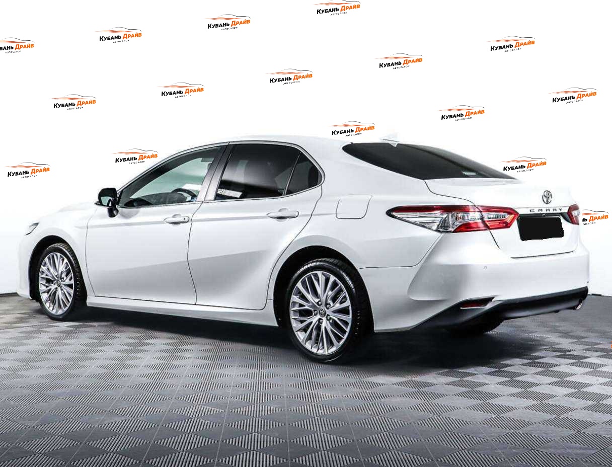 Toyota Camry 2020 года с пробегом. Фото: #6