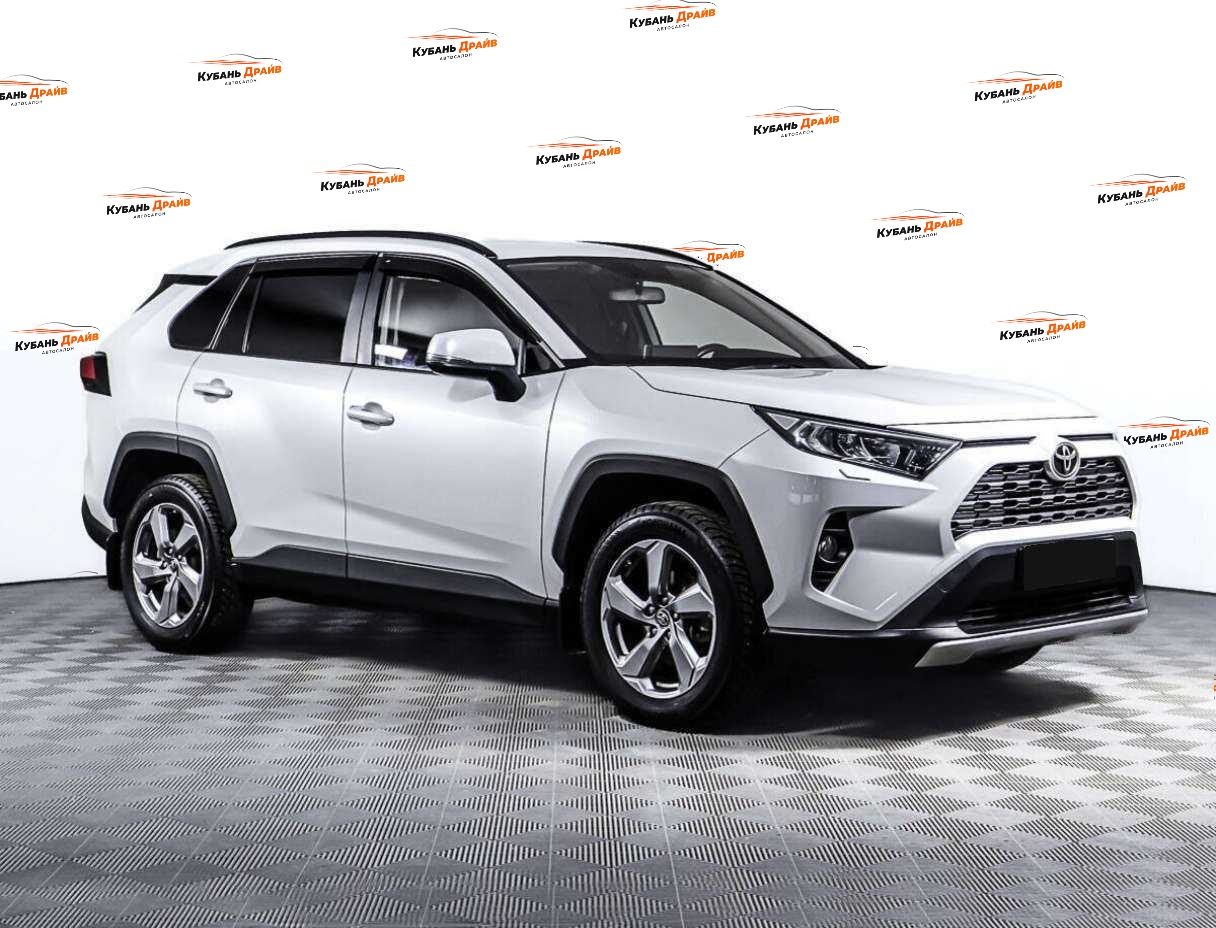 Toyota RAV4 2020 года с пробегом. Фото: #2