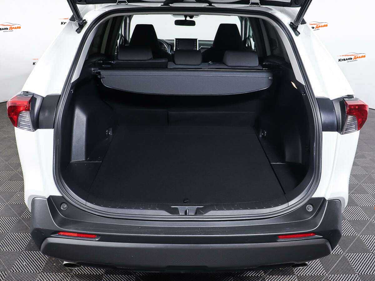 Toyota RAV4 2020 года с пробегом. Фото: #8