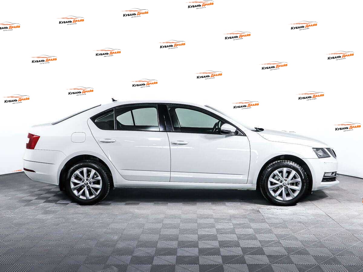 Skoda Octavia 2018 года с пробегом. Фото: #3